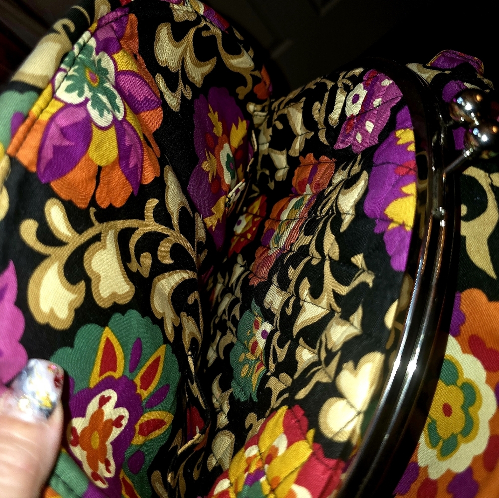 *SOLD* Floral Embroidered Vera Bradley Bag With Center Kisslock - Picture 6 of 10